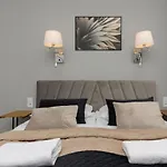 Stunning Family Ursynow With Parking & Balcony By Renters Lejlighed