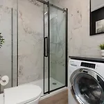 Stunning Family Ursynow With Parking & Balcony By Renters Lejlighed *