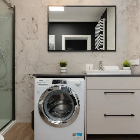 Stunning Family Ursynow With Parking & Balcony By Renters Lägenhet Warszawa